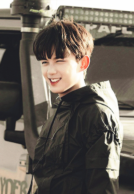 吴磊自调截 拿图点赞