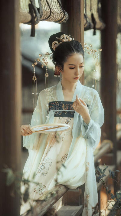 有魅力的女人不怕男人花心。 ​​​