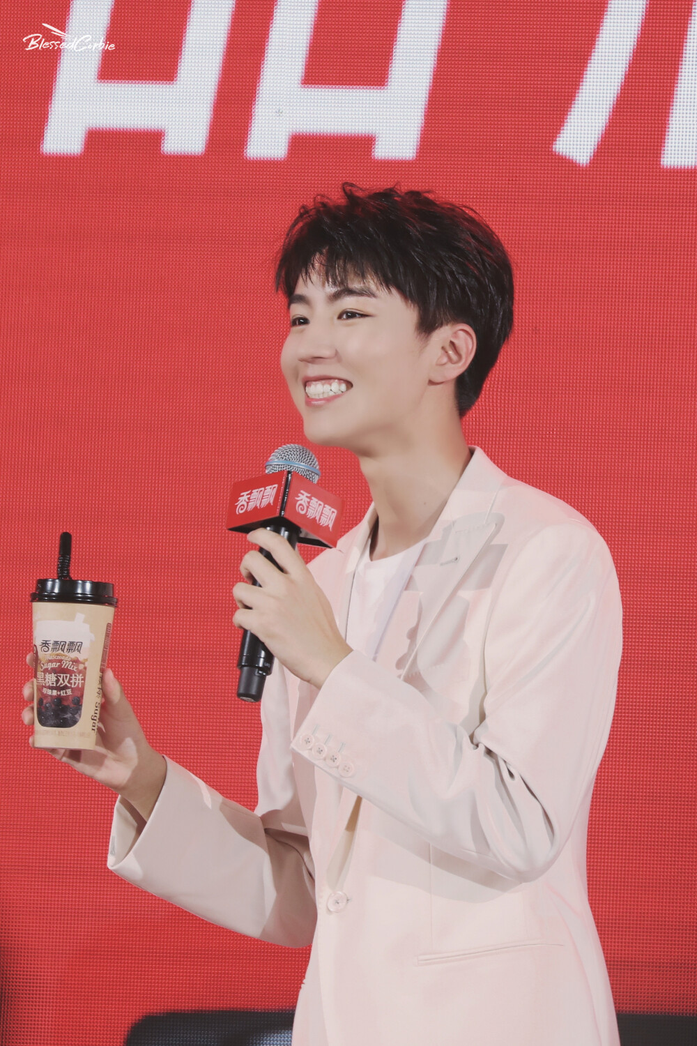 王俊凯×2019.08.19 香飘飘品牌新升级发布会×cr：logo