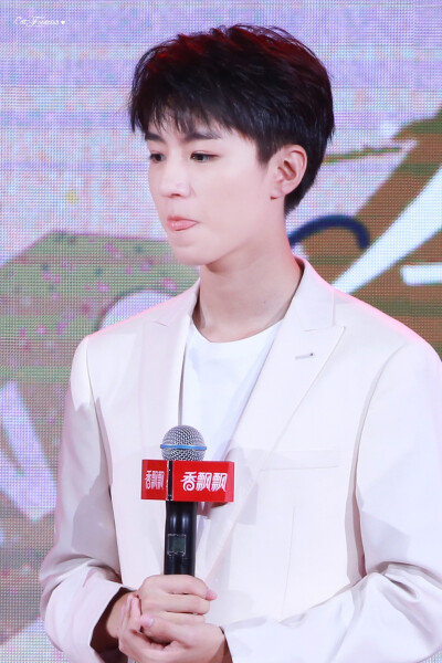 王俊凯×2019.08.19 香飘飘品牌新升级发布会×cr：logo