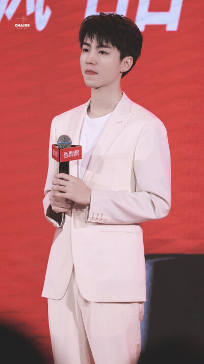 王俊凯×2019.08.19 香飘飘品牌新升级发布会×cr：logo