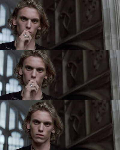 圣杯神器：骸骨之城 The Mortal Instruments: City of Bones
杰米·坎贝尔·鲍尔 Jamie Campbell Bower