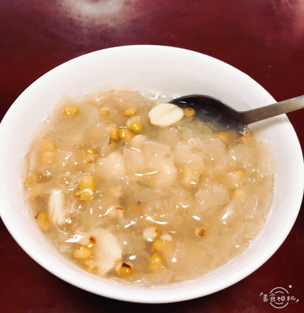 2019.7.14
早饭
绿豆莲子银耳羹