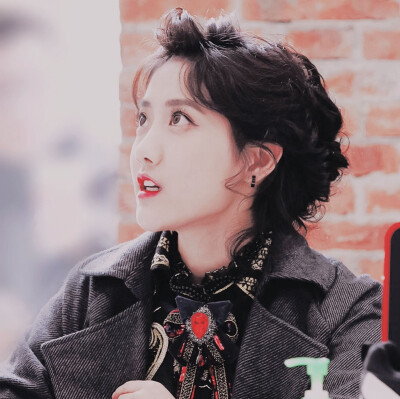 李艺彤
©®御酒
图源excalibur_李艺彤个站（已关），未经允许禁二改