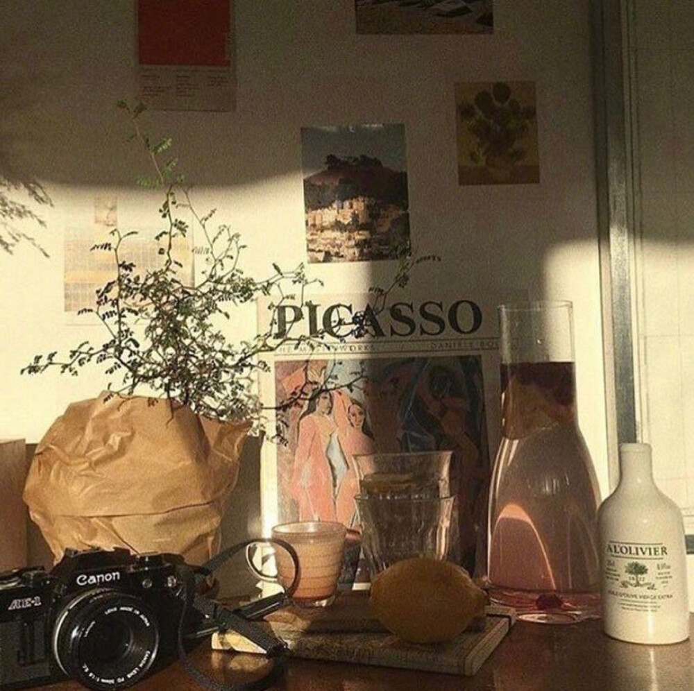 ：“我希望你向往生活的盎然，不会受伤，会热爱生活，我想和你一起游戏人间，爱得坦荡，呼吸都想念我。”