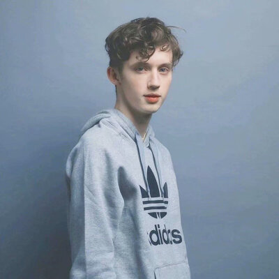 troye
