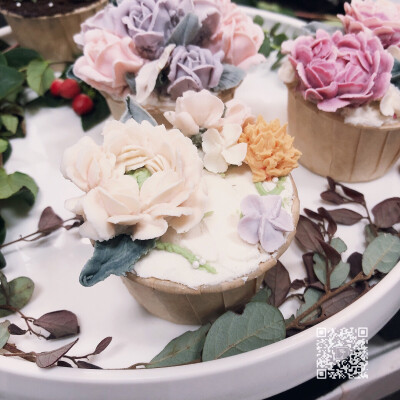 裱花蛋糕 韩式裱花 纸杯 