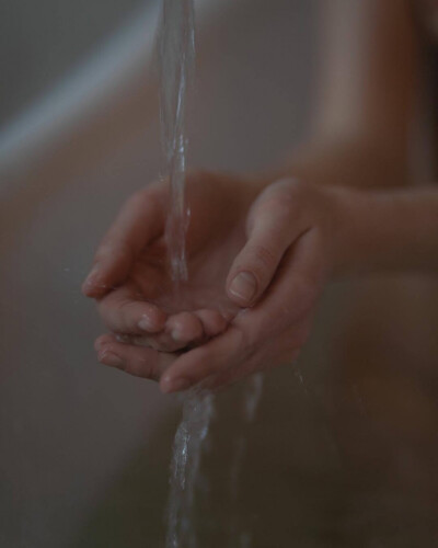 肢体｜Anastasia Lisitsyna