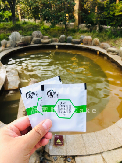 一杯祛湿茶全家都可以喝
1⃣自己喝～祛湿 排毒 美白 淡斑！
2⃣️老公喝～去湿气 解酒护肝 肠道减重！
3⃣️孩子喝～去积食 健脾胃 开胃口 还治青春痘！
4⃣️爸妈喝～去湿气 治便秘 睡眠好！