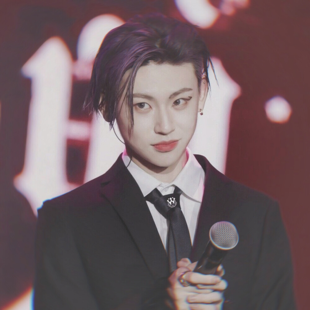 小鬼，王琳凯/自调头像。
二传标明宋颂星。