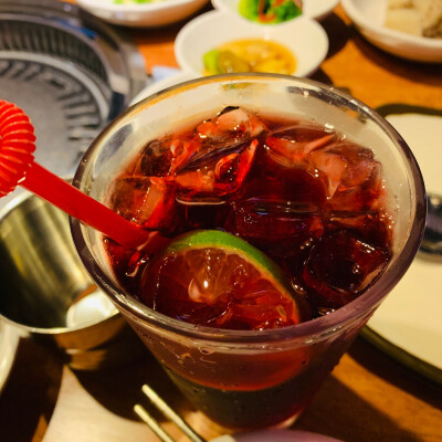 绿色庄园 蔓越莓汁 泡菜炒五花肉 炒年糕