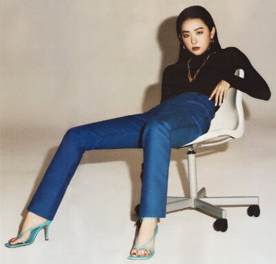 Red Velvet SeulGi Esquire Korea 杂志高清扫图 cr.sgsgom ?