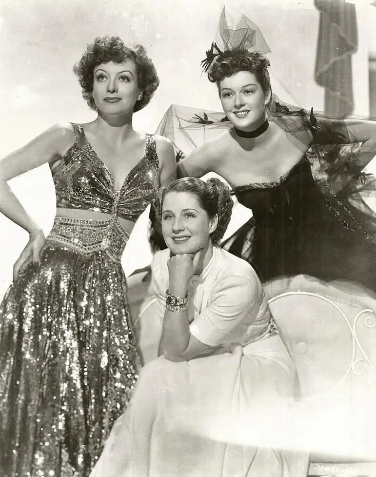 女人们 1939
瑙玛•希拉 Norma Shearer
琼•克劳馥 Joan Crawford
罗莎琳德·拉塞尔 Rosalind Russell