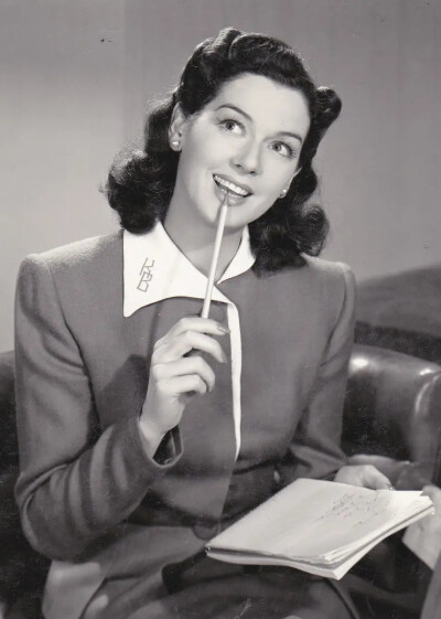 罗莎琳德·拉塞尔
Rosalind Russell