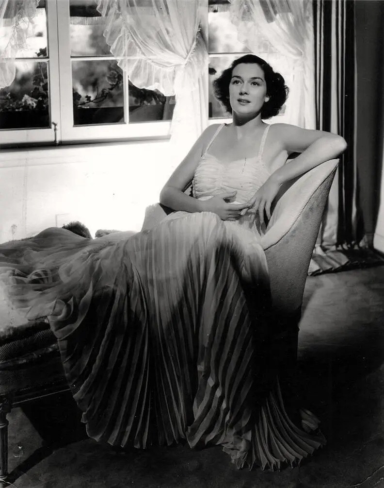 罗莎琳德·拉塞尔
Rosalind Russell