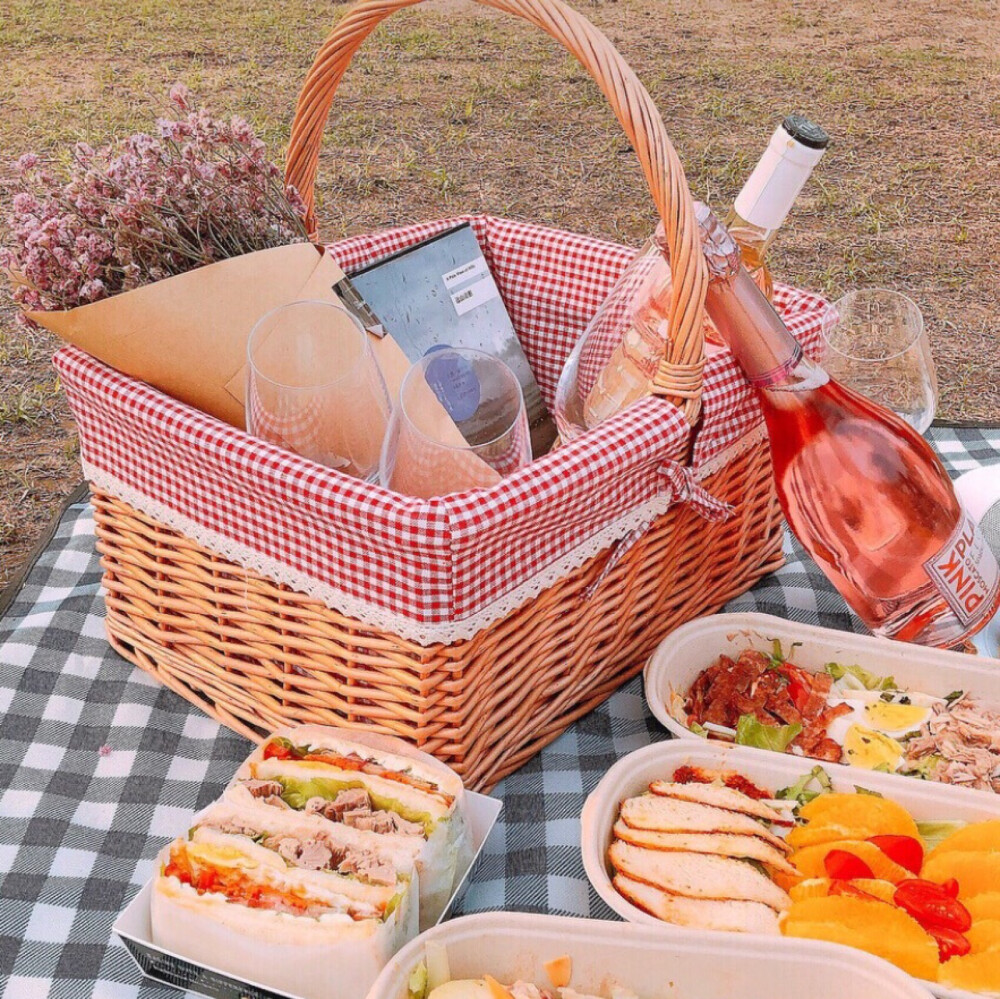 “玻璃鱼缸。”