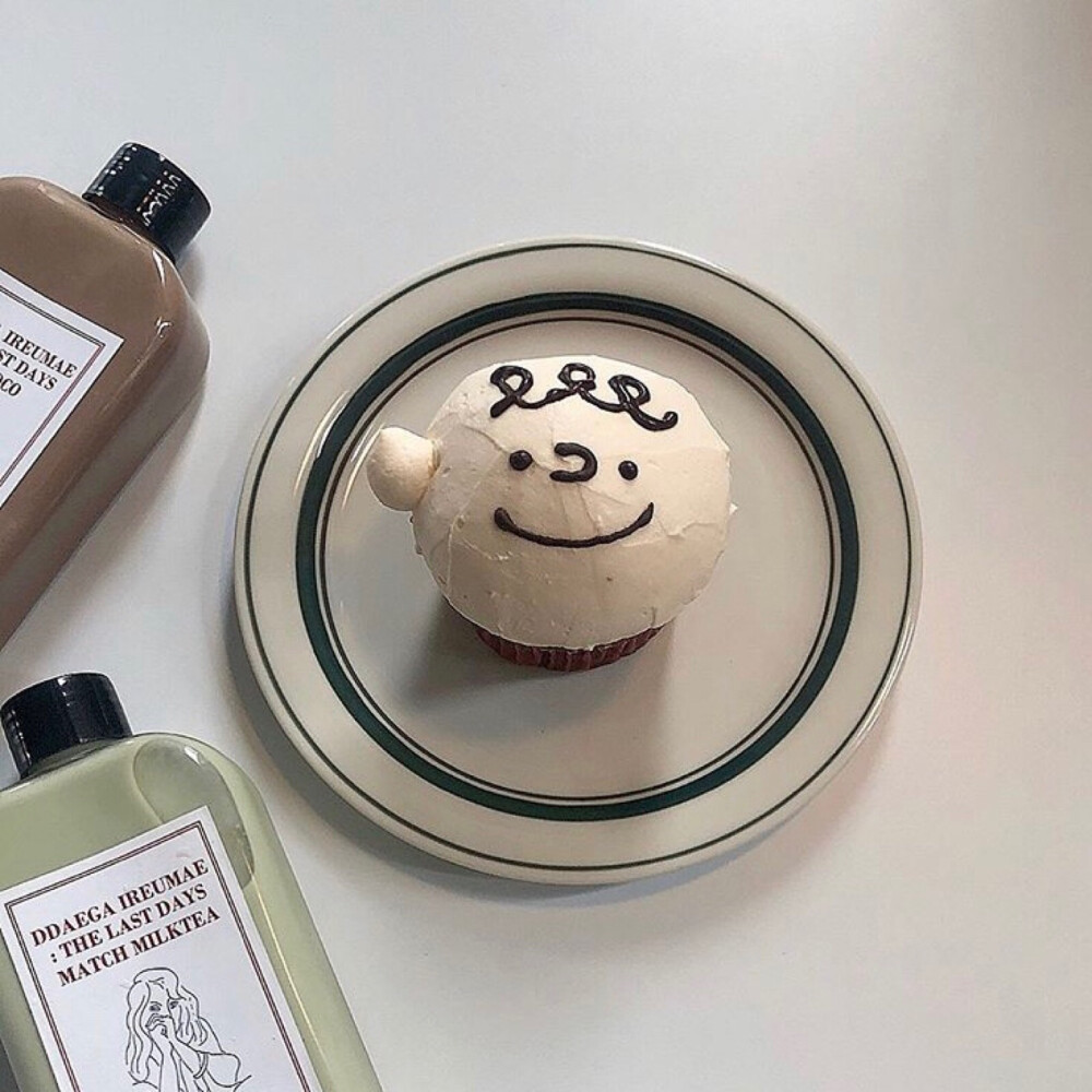 “玻璃鱼缸。”