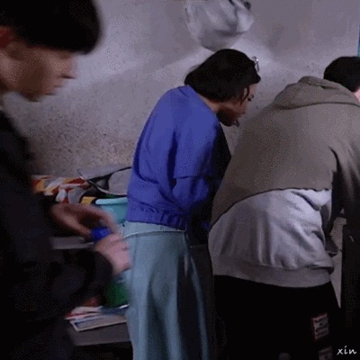 别怕我是会保护你的，
相信我！