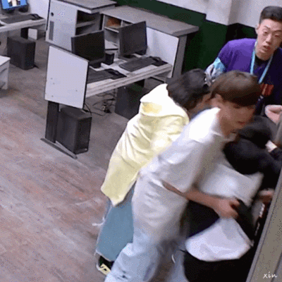 别怕我是会保护你的，
相信我！