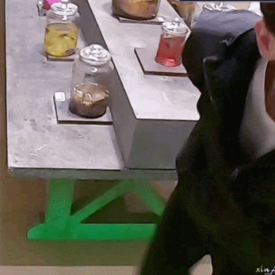 别怕我是会保护你的，
相信我！