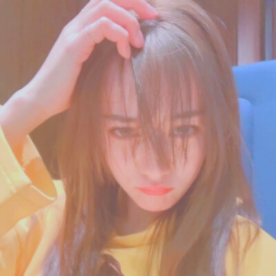 迪丽热巴
自调滤镜，图源网络侵删
by.最闲的婆婆【二传注明.】