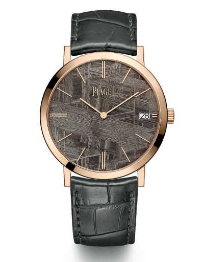 Piaget Altiplano 陨石表盘腕表
陨石表盘同样运用于 Altiplano 日历腕表新作，可选灰色、金色和深蓝色陨石表盘，每一枚的花纹都独一无二。表盘呈简洁的双针布局，搭配纤细的棒状时标，3点为日历窗。