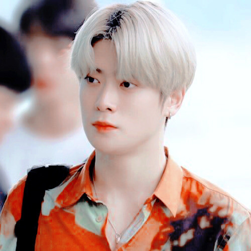 男头郑在玹爱豆头像赞评论更多