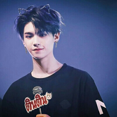 Justin黄明昊头像_