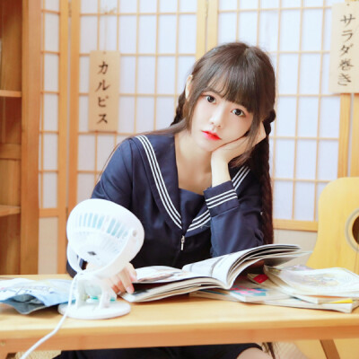 真人女头，闺蜜头像
转自微博：关丹GuanDan