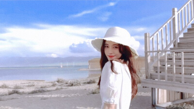 #鞠婧祎微博更新 崽崽真可爱嘿嘿嘿