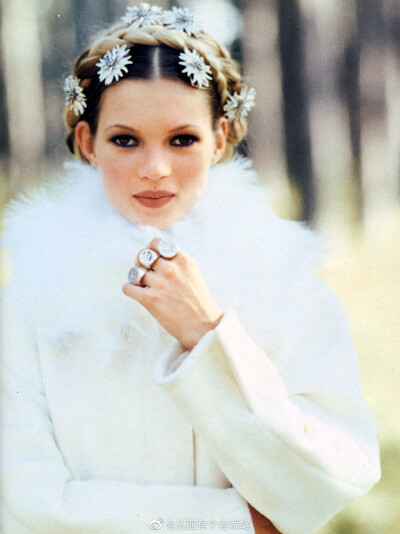 #美人肖像#
Kate Moss by Arthur Elgort for Vogue Italia October 1992 ​​​