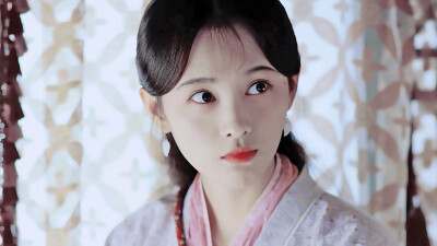 鞠婧祎.韩芸汐。