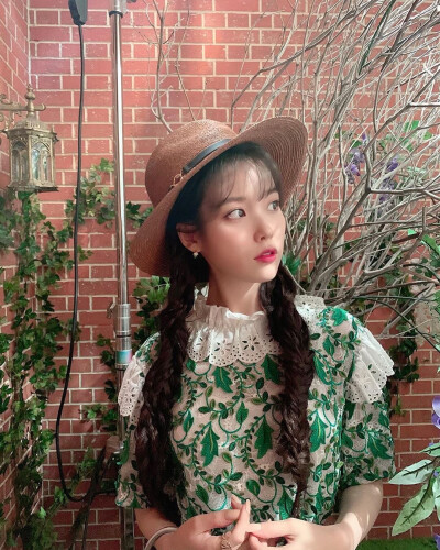 李知恩 iu