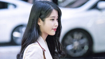 190902 IU 德鲁纳酒店 终映宴
cr.moonlight