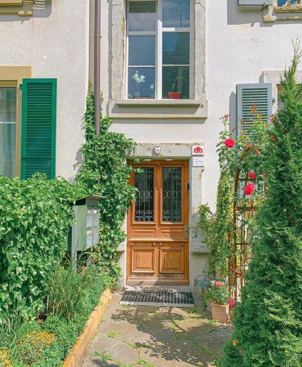 “斯人若彩虹，遇上芳知有”