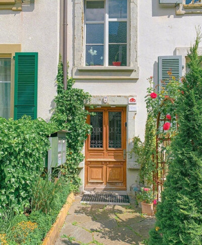 “斯人若彩虹，遇上芳知有”