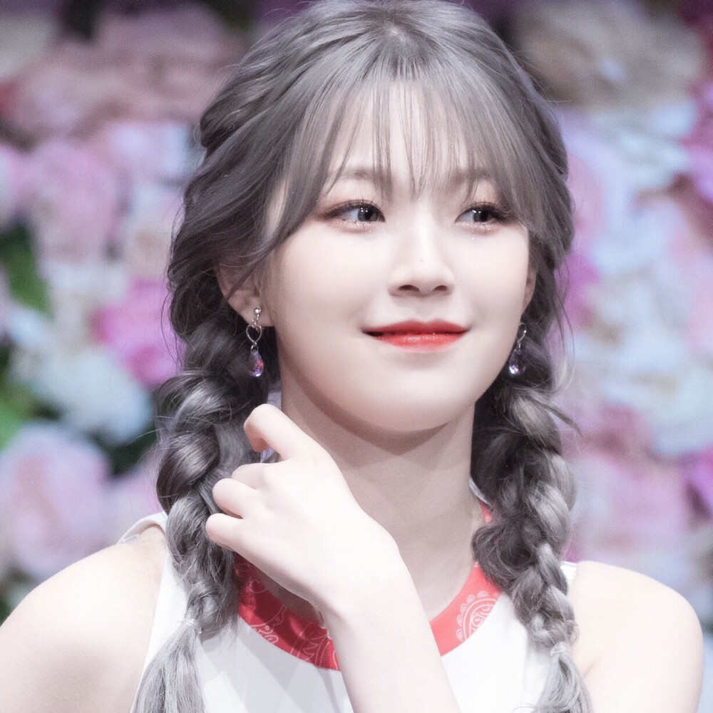 二传标注初暻
©fromis9heme/FROM9Latte