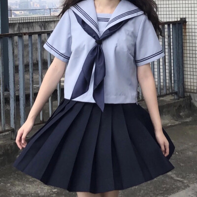基础款制服