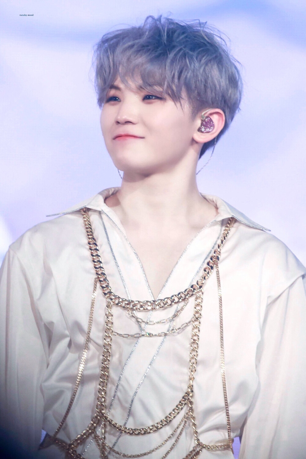 李知勋.
李知勛.
Woozi.
SEVENTEEN. 