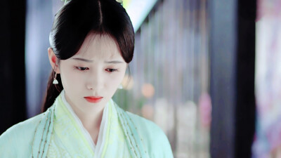 鞠婧祎.韩芸汐。