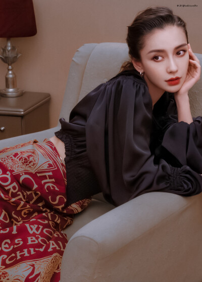 Angelababy
cr.鯉魚(yú)淺戈_