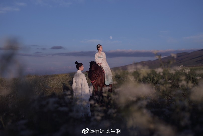 #西宁约拍#
上邪
我欲与君相知
长命无绝衰
出镜：@_秦朝歌_ @十圓松子
摄影：@栖迟此生啊
同行：@kluivert的时光 @黄慕潇
服装：@宴山亭传统服饰定制_初六 @司南阁汉服
#青海约拍##汉服写真##兰州约拍# 