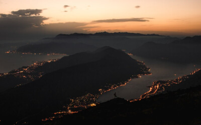 夜幕下壮丽的美景