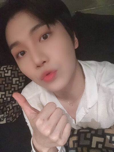 PENTAGON 赵珍虎（JINHO）