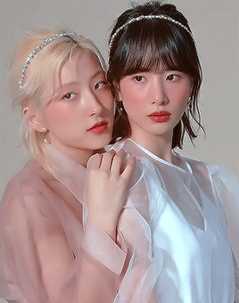 宇宙少女金炫廷 孙周延