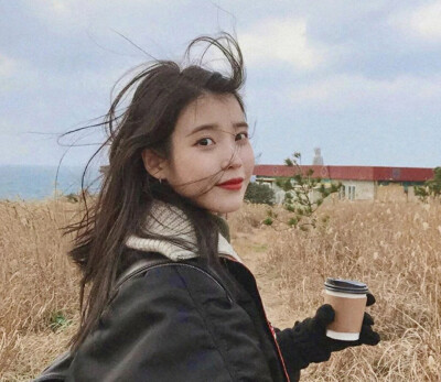 iu 李知恩