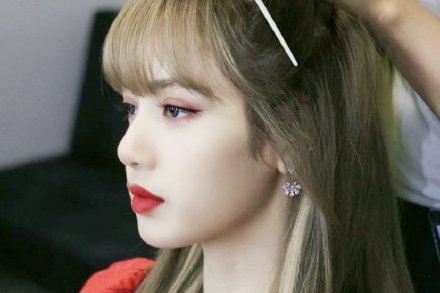 lalisa manoban ☪ 甜豆莎 ///杂七杂八收的美图///