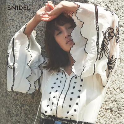 SNIDEL
