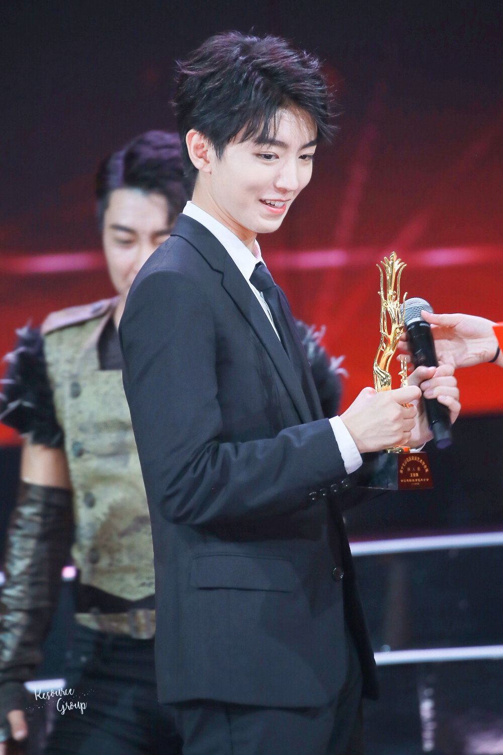 王俊凯20190907第十七届电影表演艺术学会奖颁奖典礼crlogo