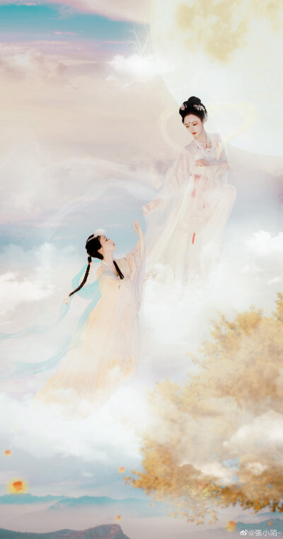  【广寒宫】
玉宇琼楼闭早秋，金蟾银兔啼寒夜。
夜寒露下步瑶台，罗袜仙裙冉冉来。
摄影：@張mo_
出镜： 嫦娥：@卿卿草
…